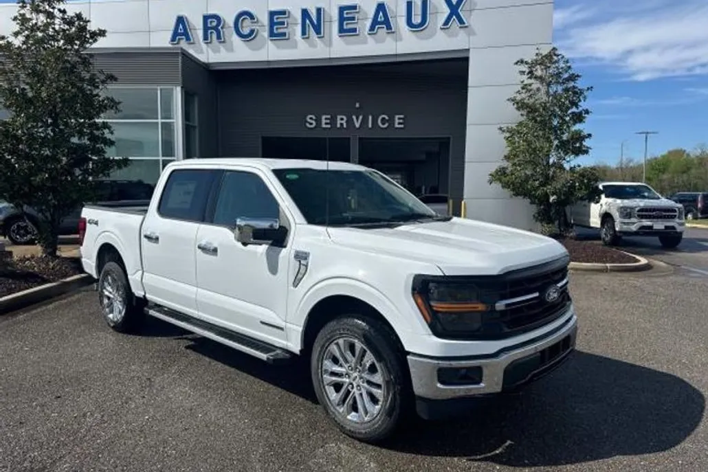 2025 Ford F-150 XLT photo 1