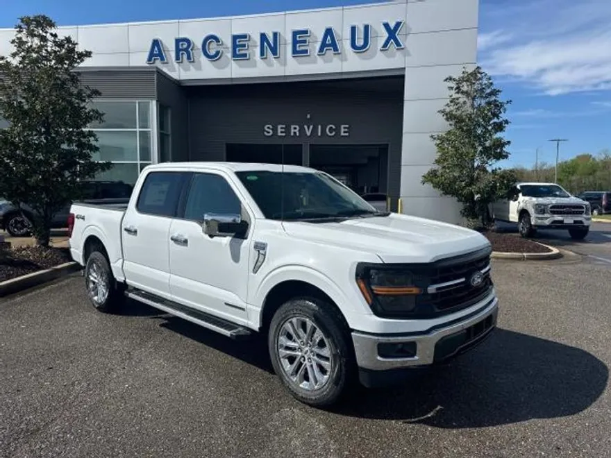 2025 Ford F-150 XLT photo 1