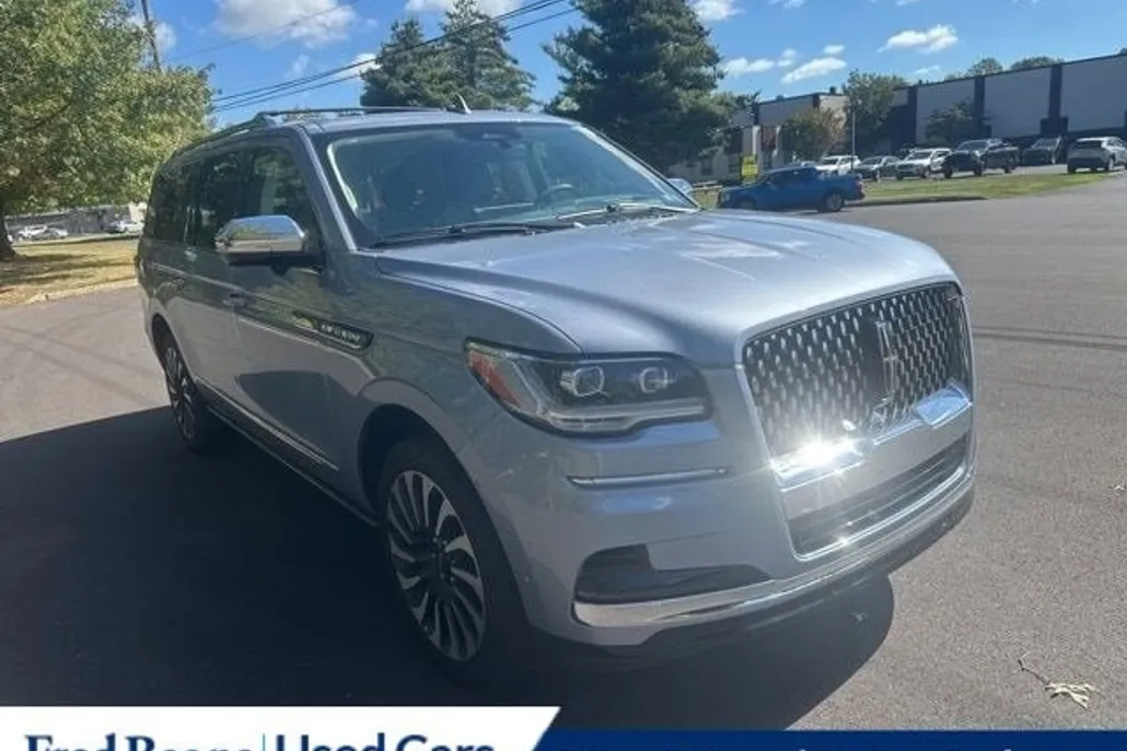 2024 Lincoln Navigator Black Label photo 1