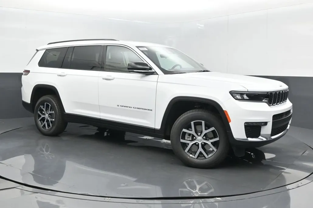 2025 Jeep Grand Cherokee Limited photo 1