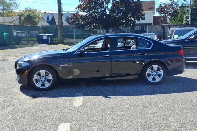 2013 Bmw 528xi 5-Series photo 1
