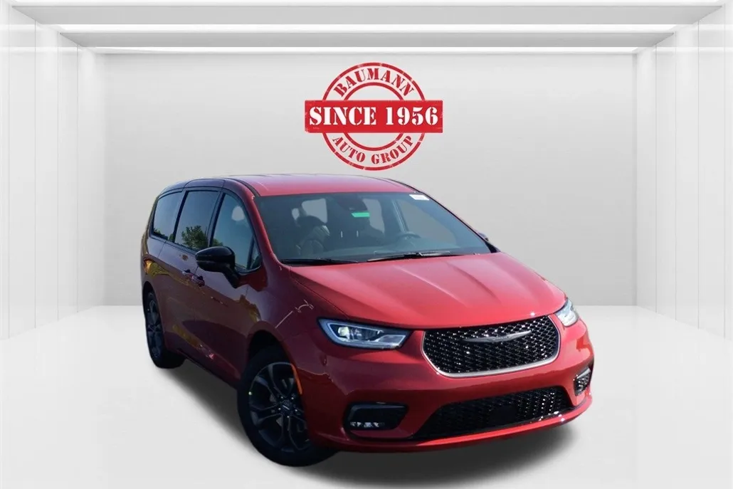 2026 Chrysler Pacifica photo 1