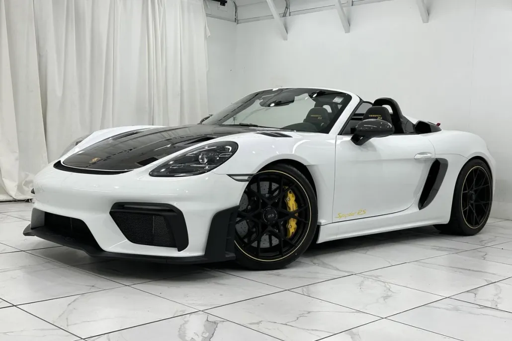 2024 Porsche Boxster Spyder photo 1