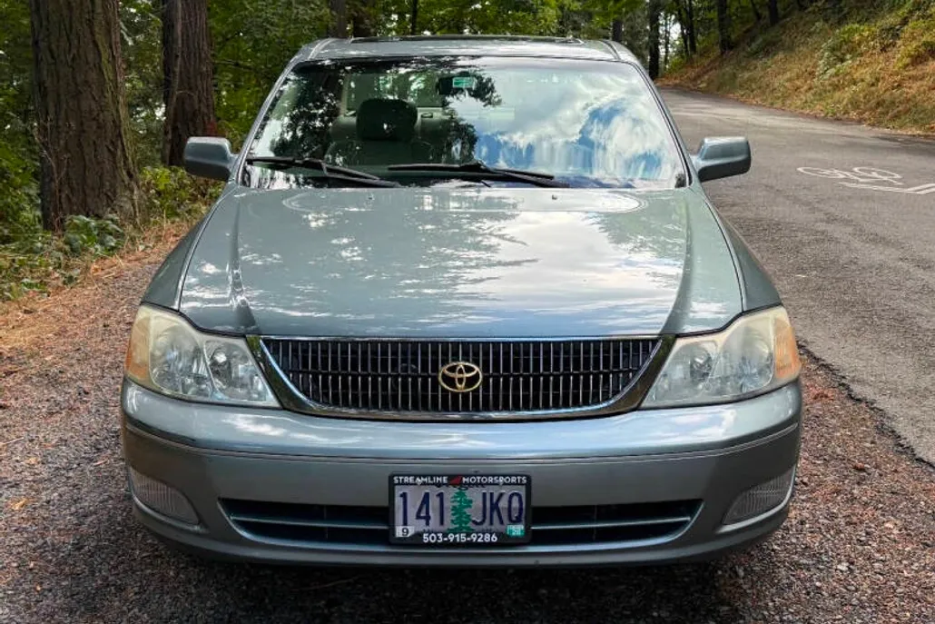 2000 Toyota Avalon XLS photo 1