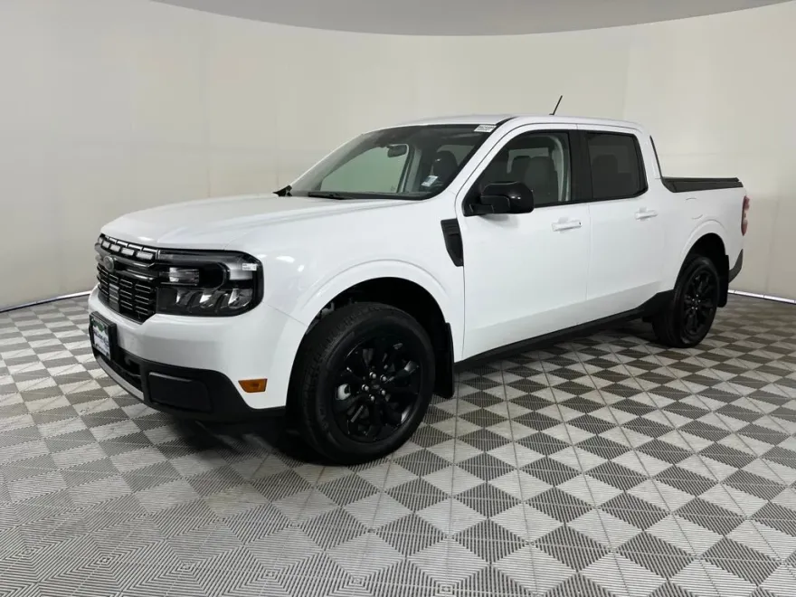 2024 Ford Maverick Lariat photo 1