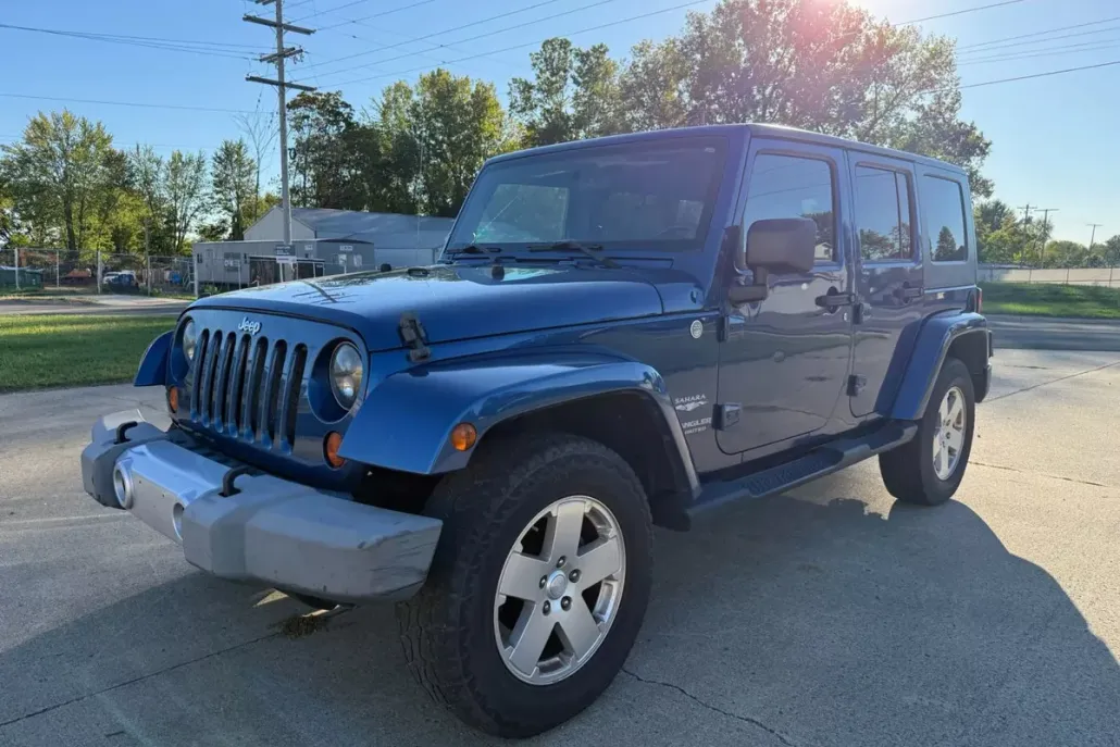 2010 Jeep Wrangler Unlimited Sahara Sport photo 1