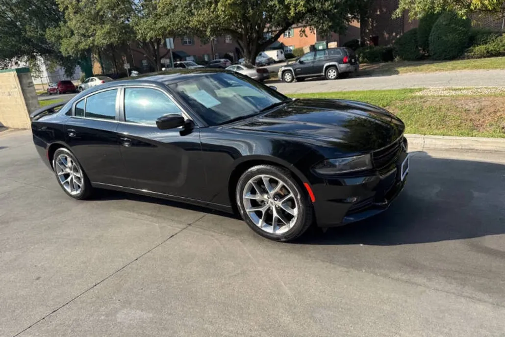 2022 Dodge Charger SXT photo 1