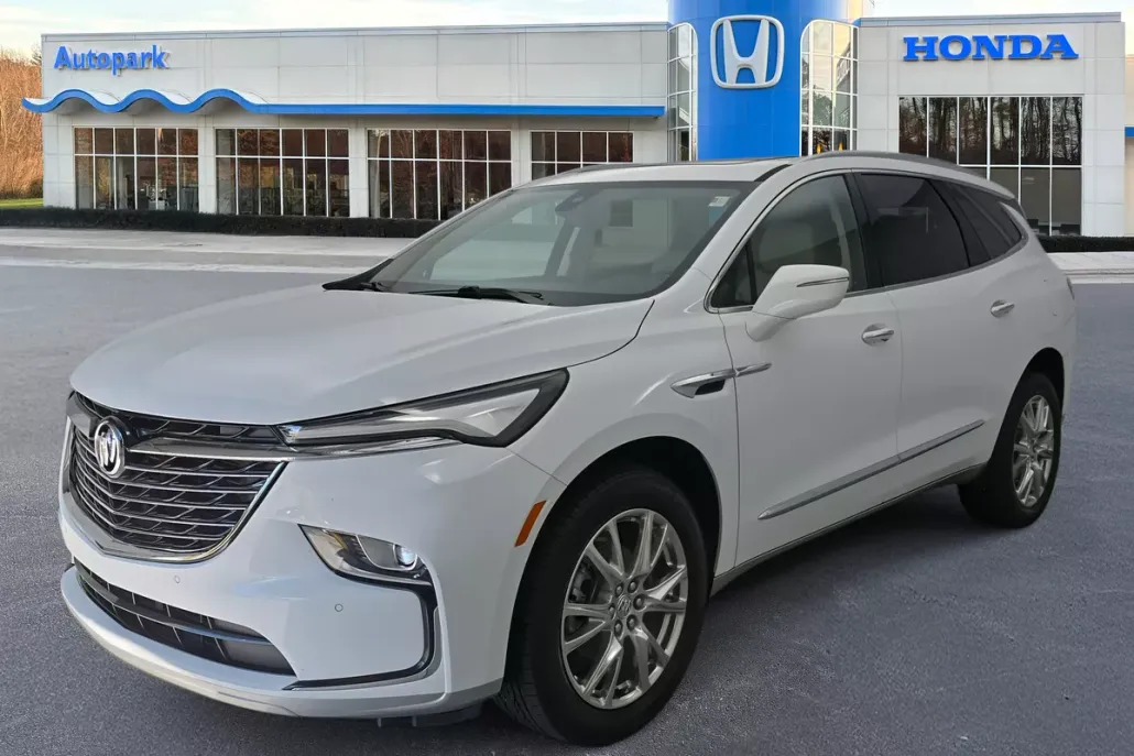 2023 Buick Enclave Essence photo 1