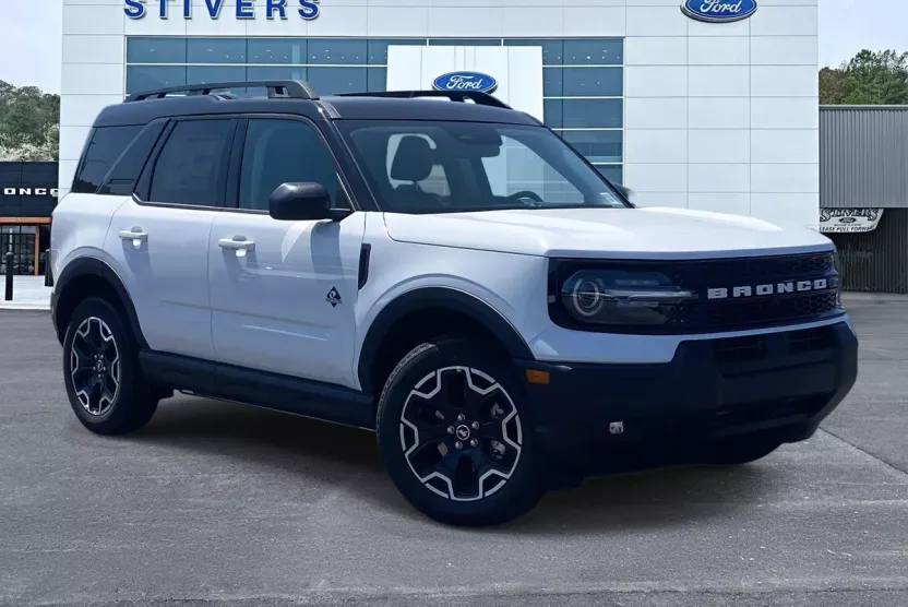 2025 Ford Bronco Sport Outer Banks photo 1