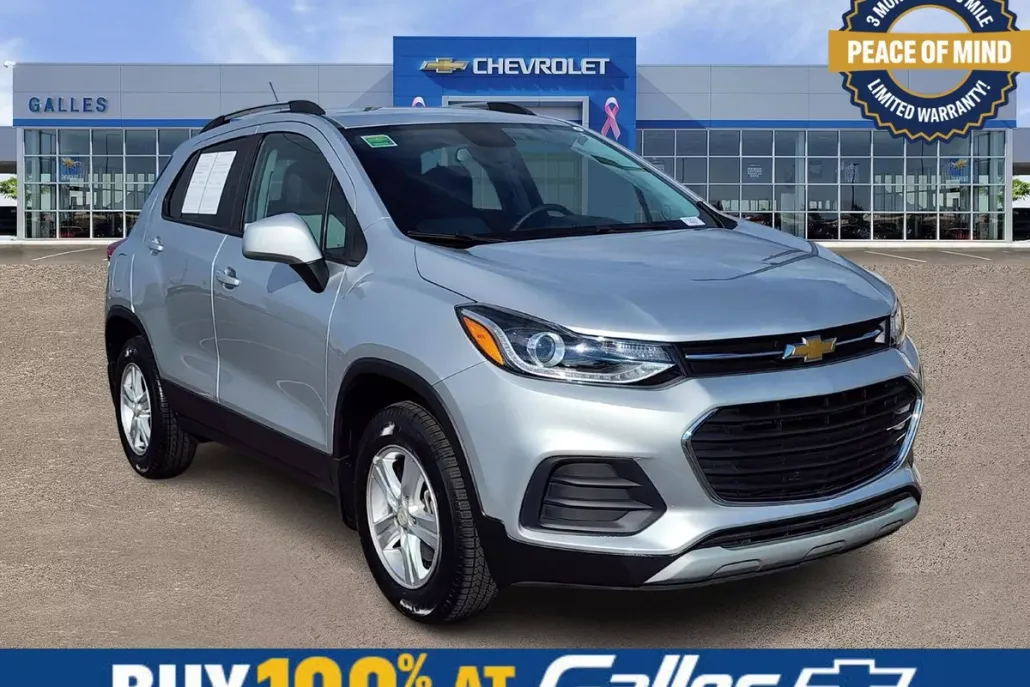 2022 Chevrolet Trax LT photo 1