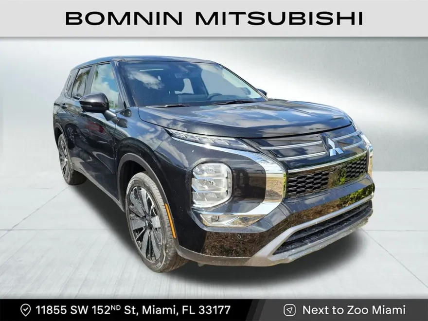 2025 Mitsubishi Outlander SE photo 1