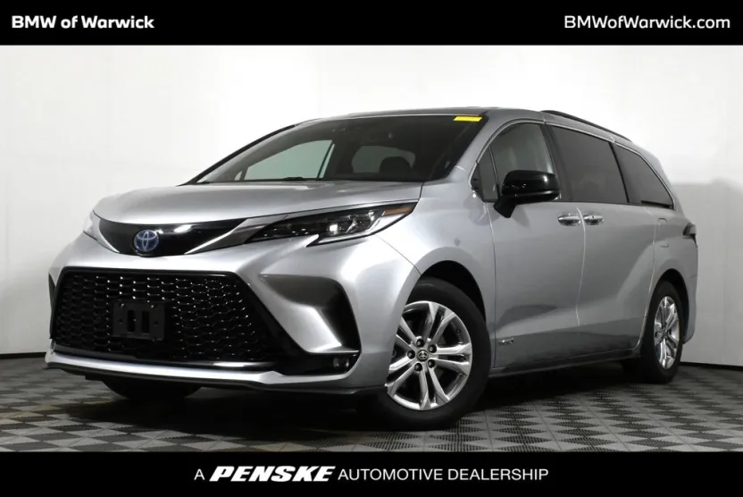 2021 Toyota Sienna XSE photo 1