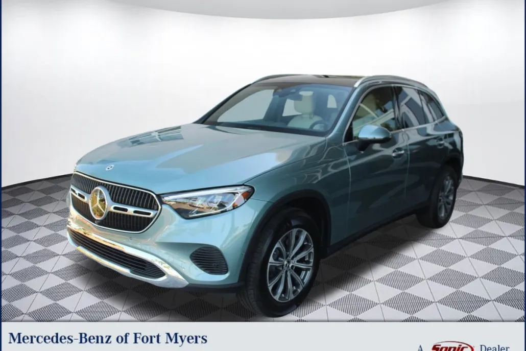 2026 Mercedes Benz GLC 300 photo 1