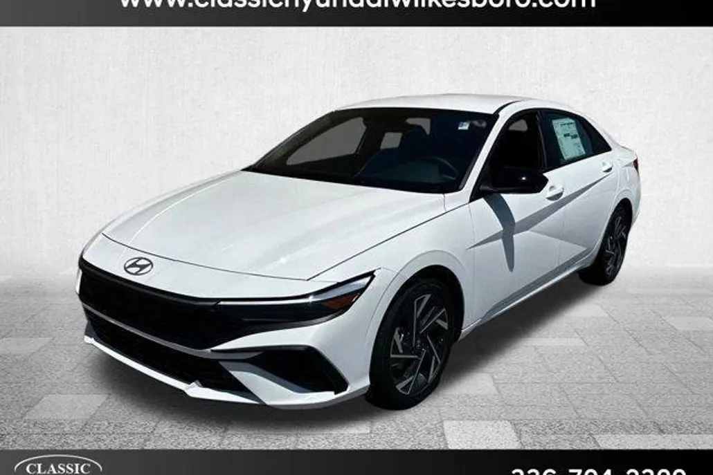 2025 Hyundai Elantra SEL Sport photo 1