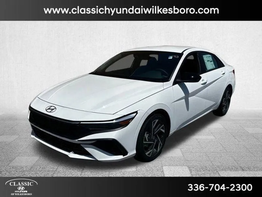 2025 Hyundai Elantra SEL Sport photo 1