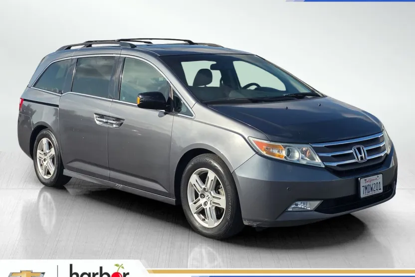 2012 Honda Odyssey Touring photo 1
