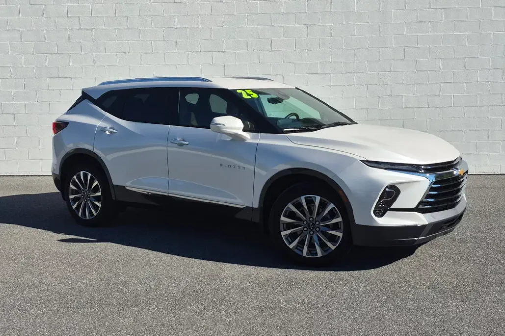2025 Chevrolet Blazer Premier photo 1