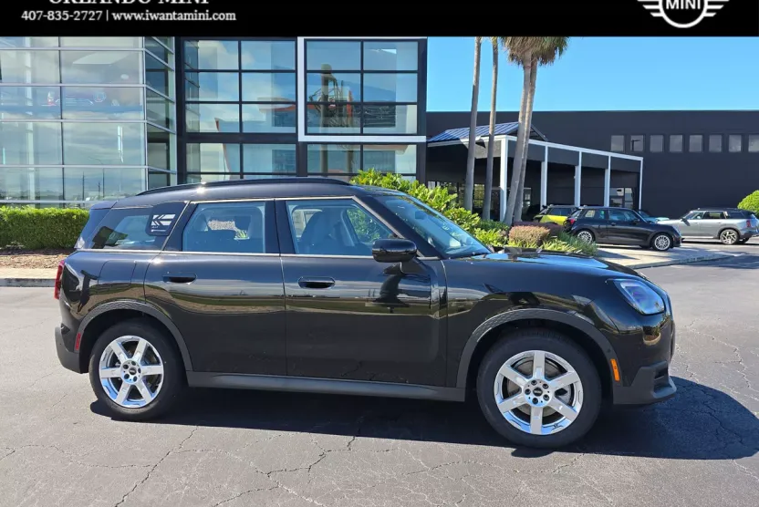 2025 Mini Countryman S ALL4 photo 1