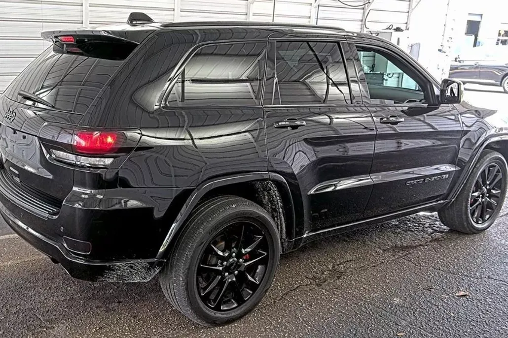 2019 Jeep Grand Cherokee Altitude photo 1