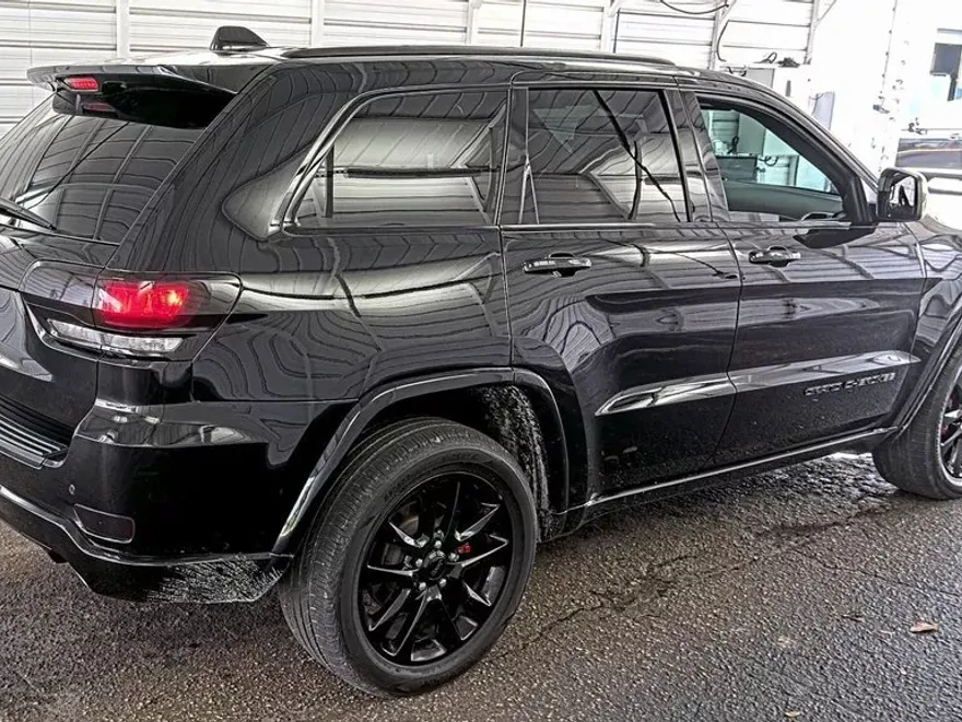2019 Jeep Grand Cherokee Altitude photo 1