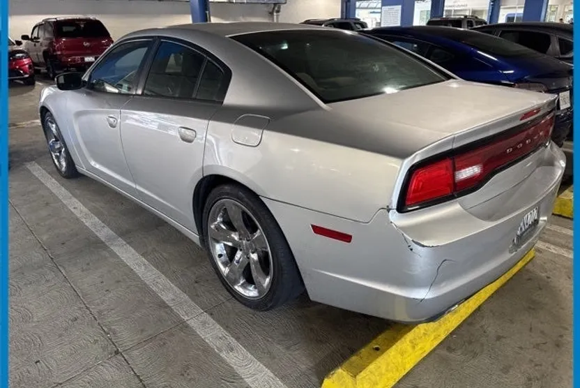 2012 Dodge Charger SE photo 1