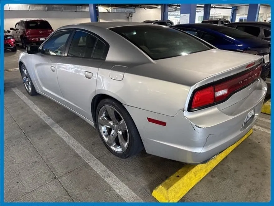 2012 Dodge Charger SE photo 1