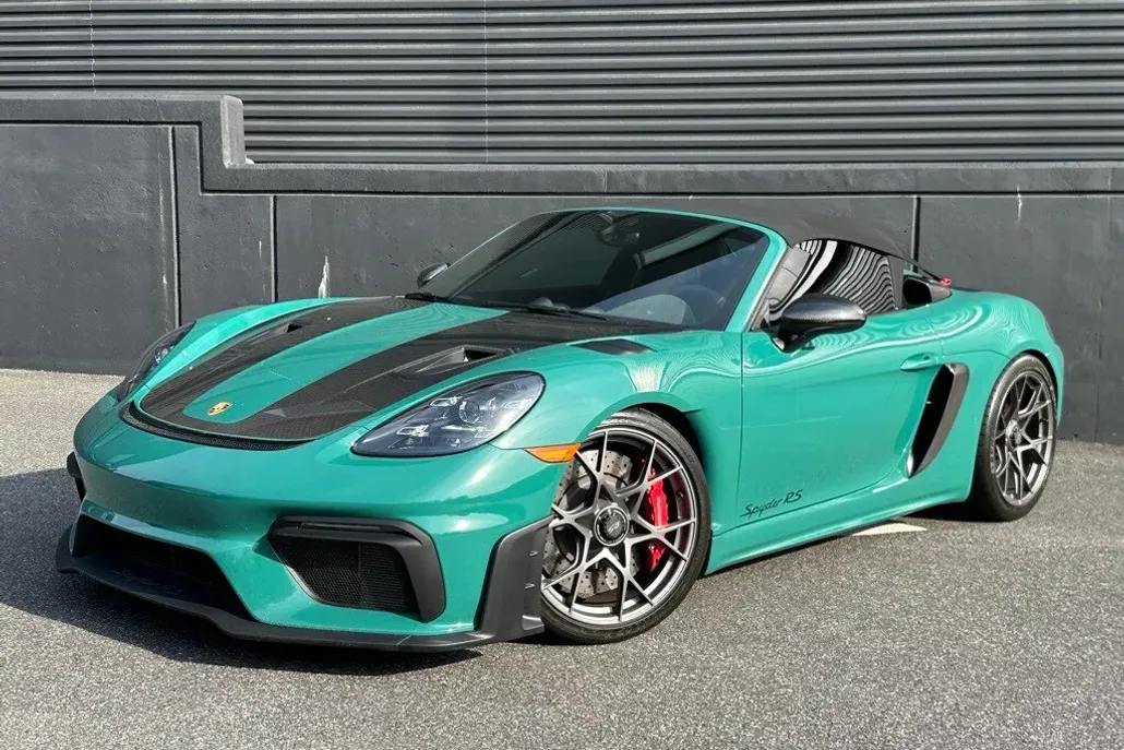 2024 Porsche Boxster Spyder photo 1