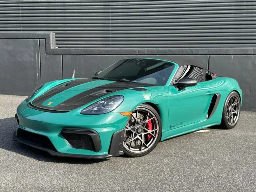 2024 Porsche Boxster Spyder photo 1