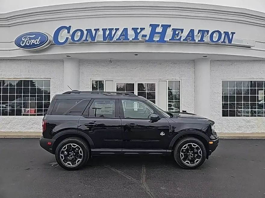 2025 Ford Bronco Sport Outer Banks photo 1