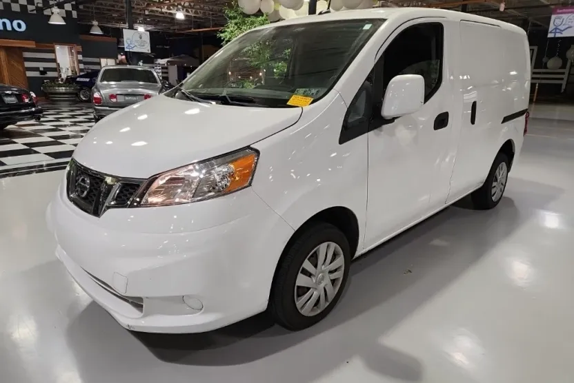 2019 Nissan NV200 SV photo 1