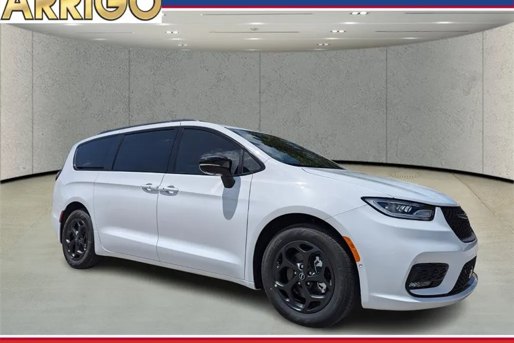 2025 Chrysler Pacifica Hybrid S Appearance photo 1