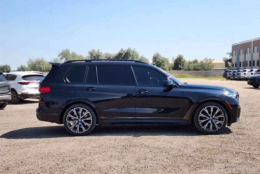 2021 Bmw X7 M50i photo 1