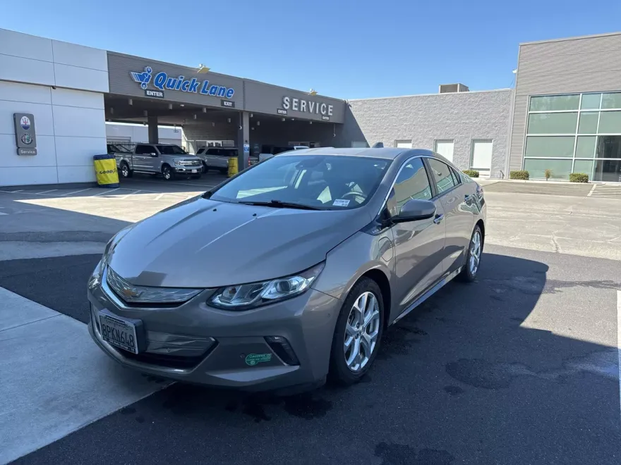 2017 Chevrolet Volt Premier photo 1