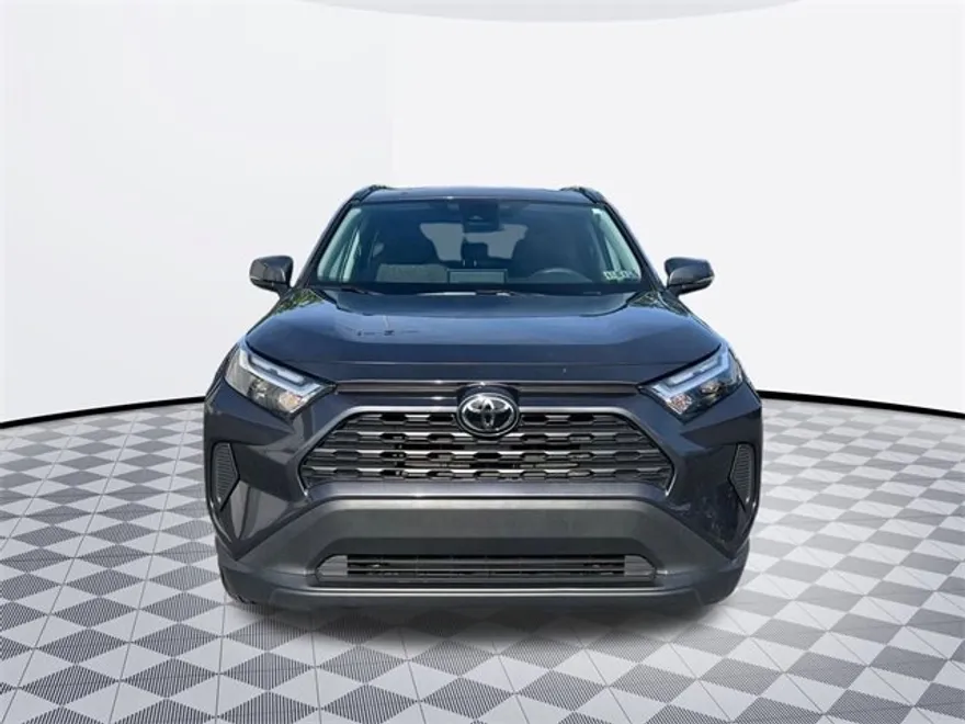 2024 Toyota RAV4 XLE photo 1
