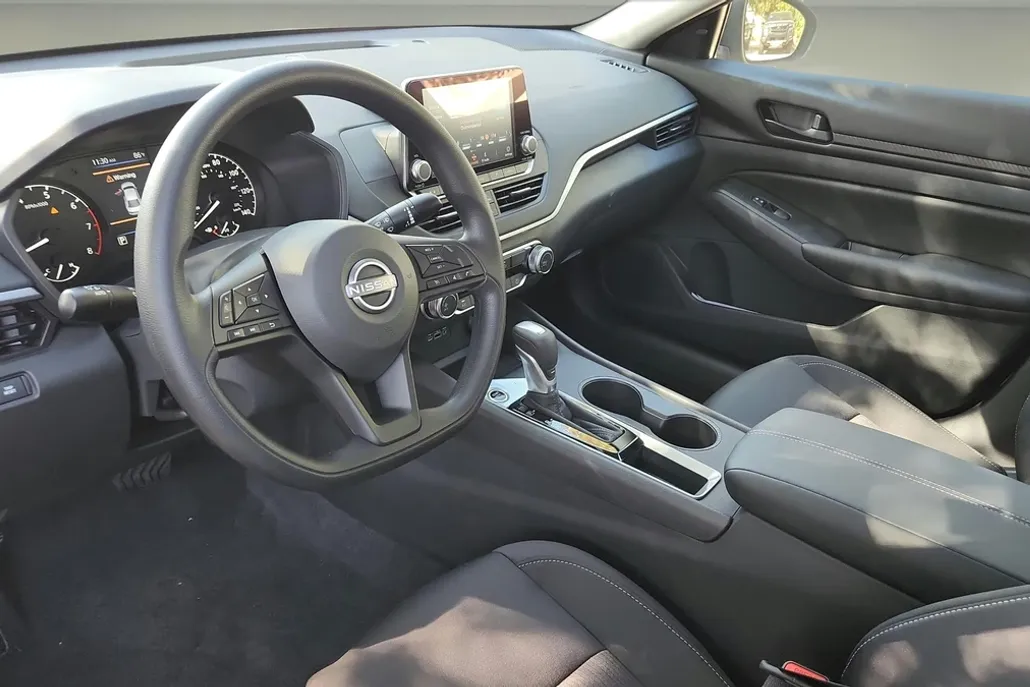 2025 Nissan Altima 2.5 S photo 8