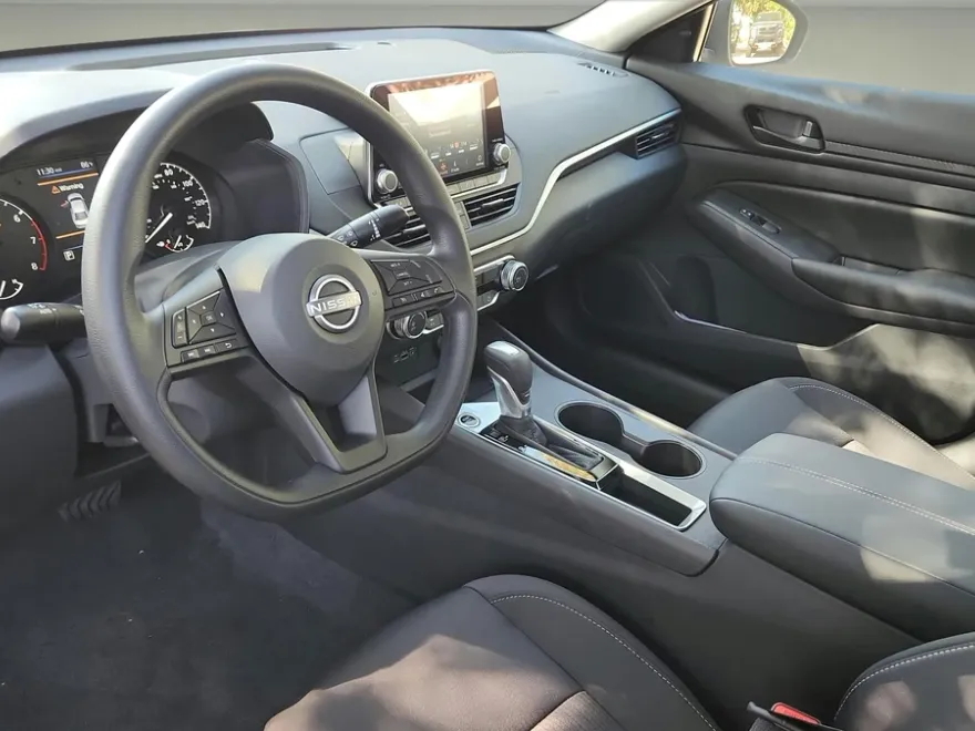 2025 Nissan Altima 2.5 S photo 8