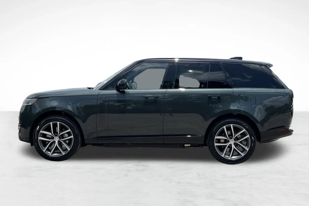 2025 Land Rover Range Rover SE photo 1