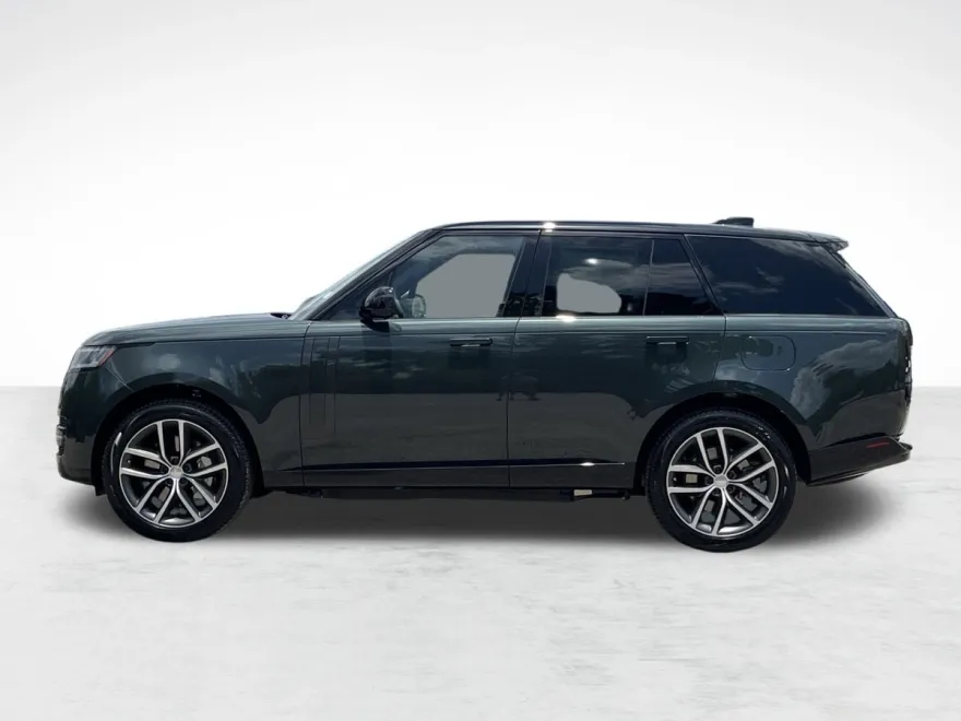 2025 Land Rover Range Rover SE photo 1