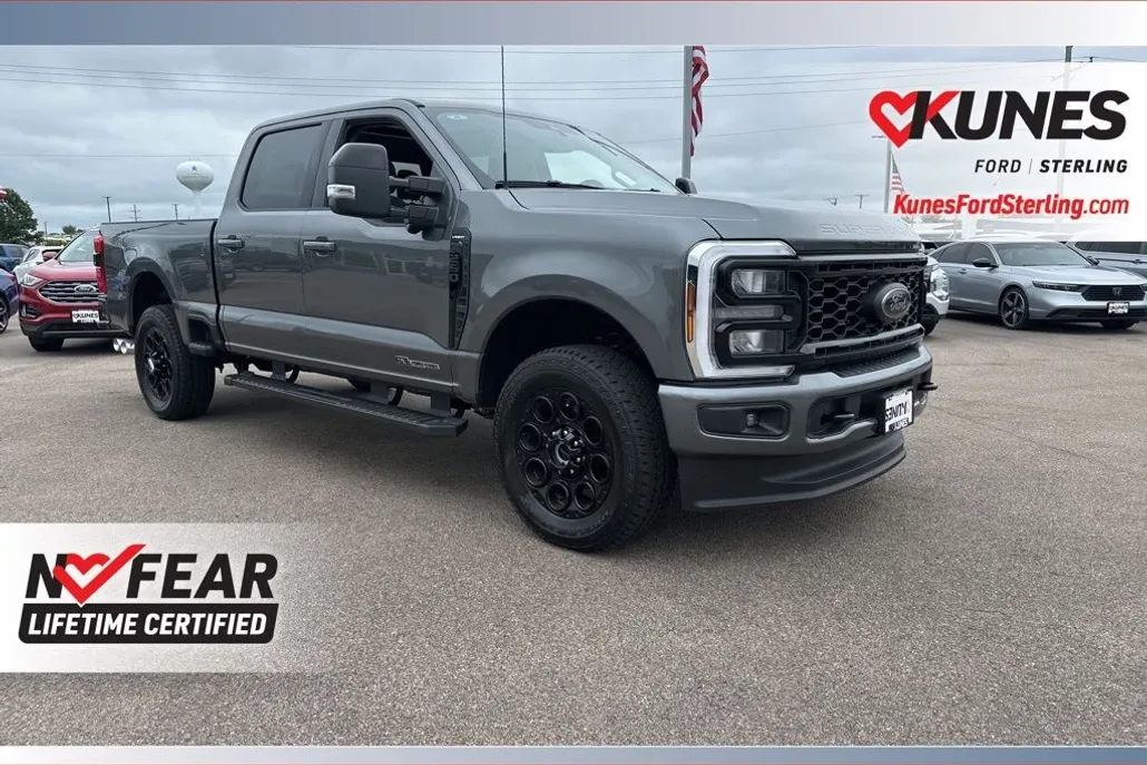2025 Ford F-250 Lariat photo 1