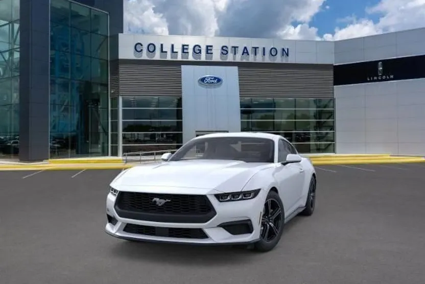 2025 Ford Mustang EcoBoost photo 1