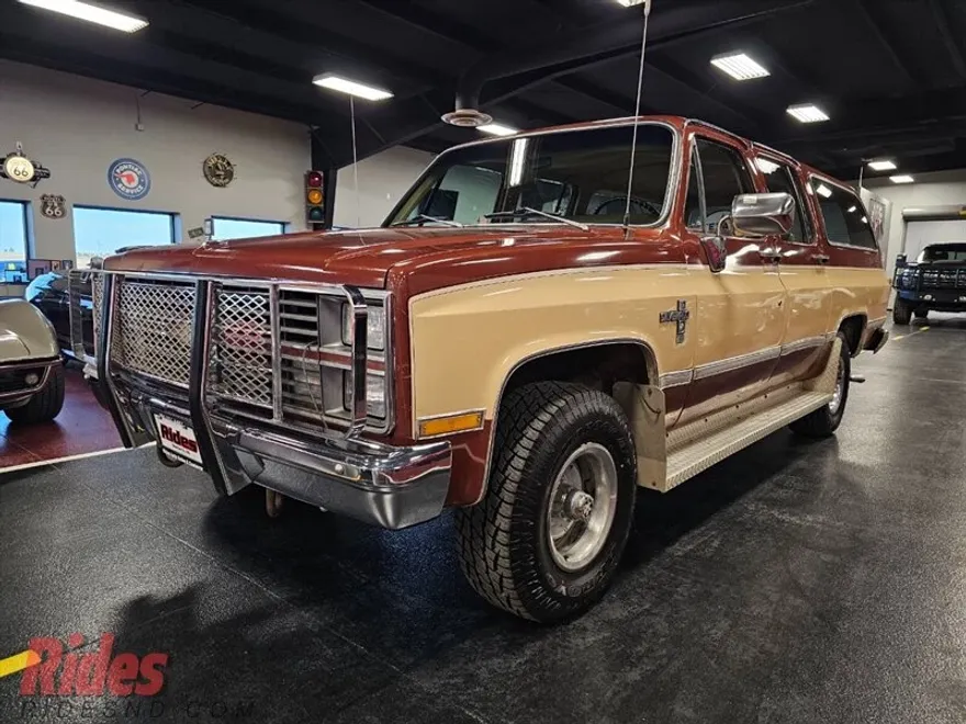 1983 Chevrolet Suburban photo 1
