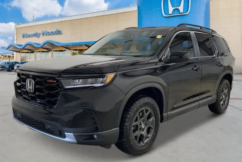 2025 Honda Pilot TrailSport photo 1