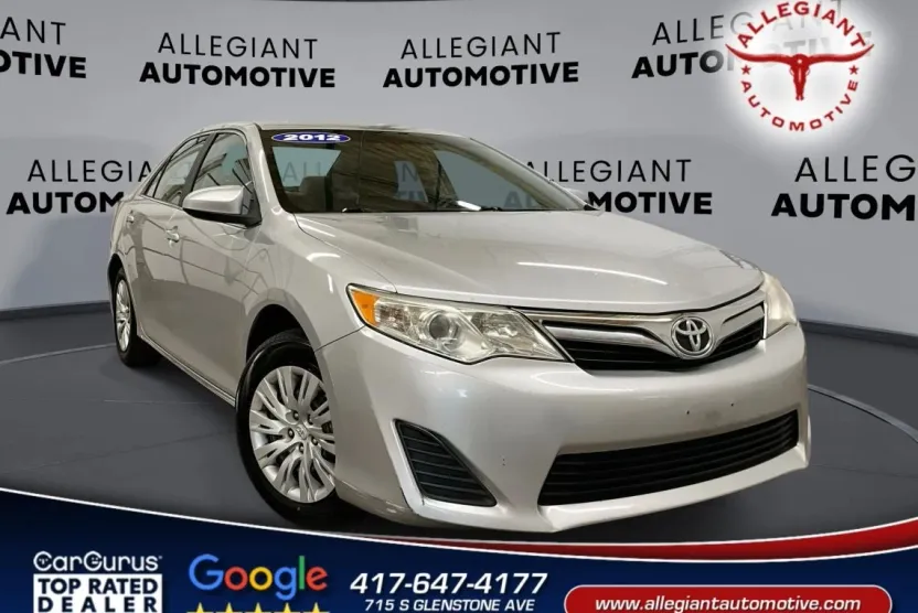 2012 Toyota Camry LE photo 1