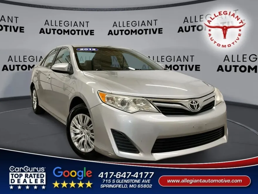 2012 Toyota Camry LE photo 1