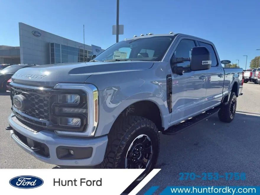 2026 Ford F-250 Lariat photo 1