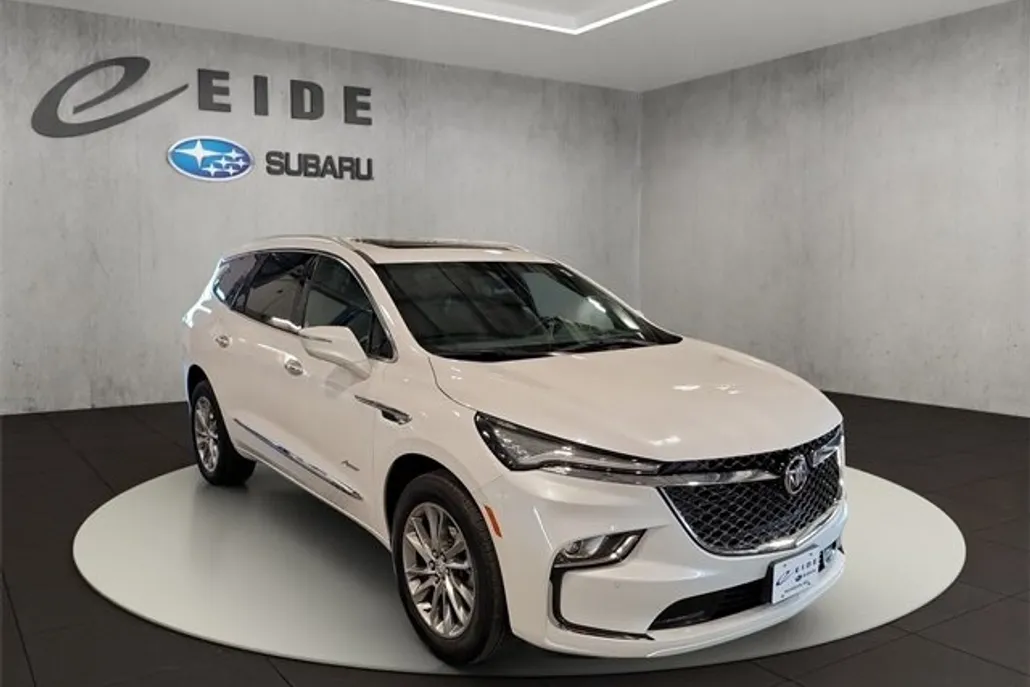 2024 Buick Enclave Avenir photo 1