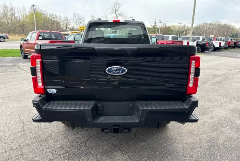 2025 Ford F-350 XL photo 1