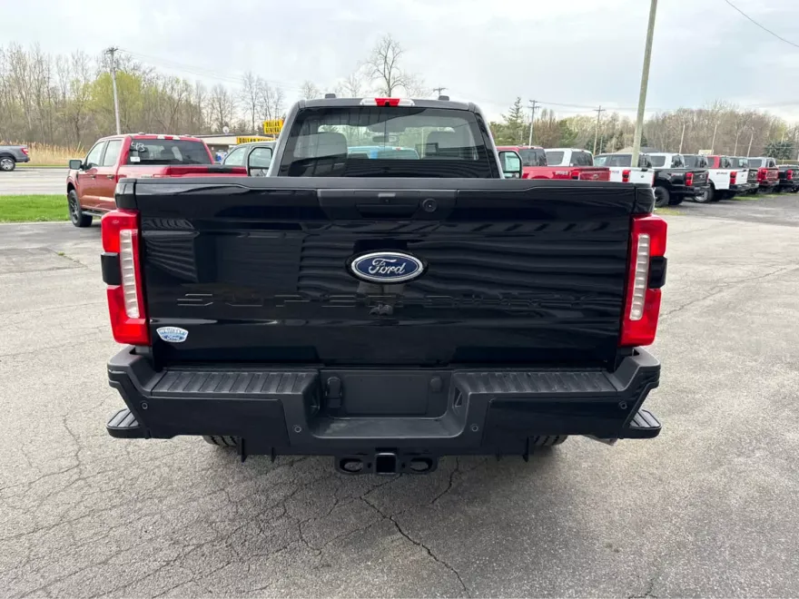 2025 Ford F-350 XL photo 1