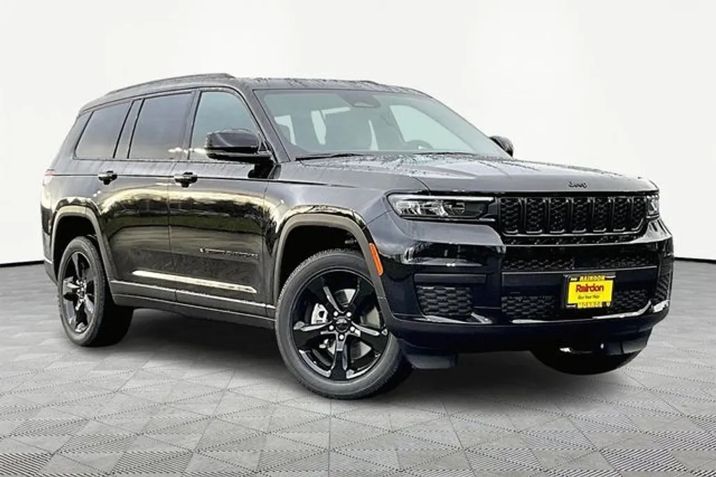 2025 Jeep Grand Cherokee Laredo Altitude photo 1