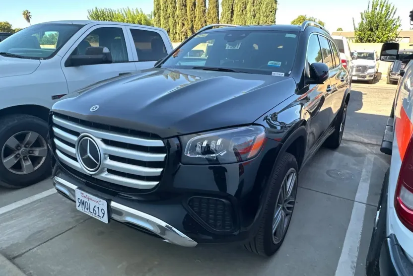 2024 Mercedes Benz GLS 450 photo 1